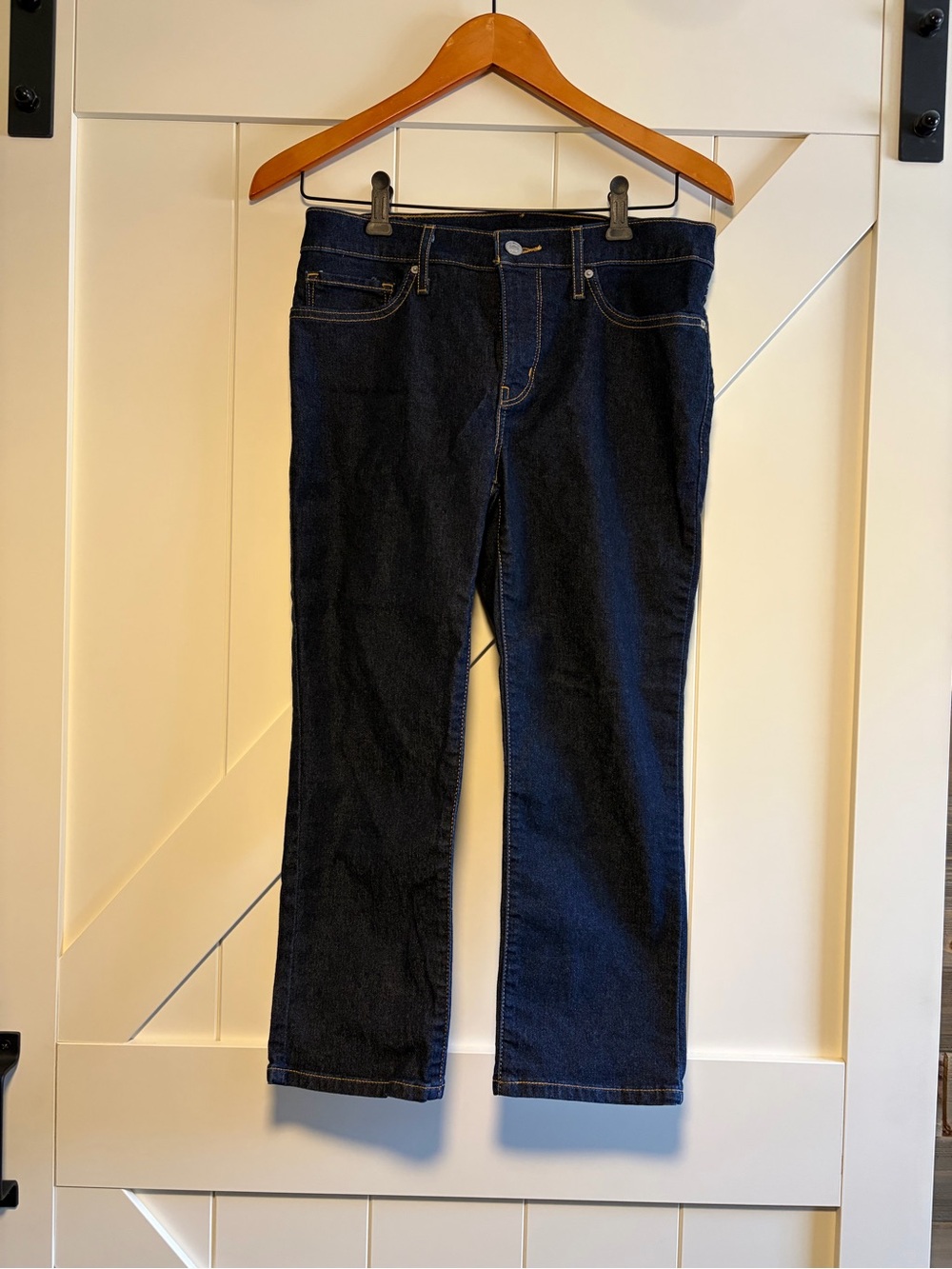 Classic Women's Dark Blue Cropped Jeans